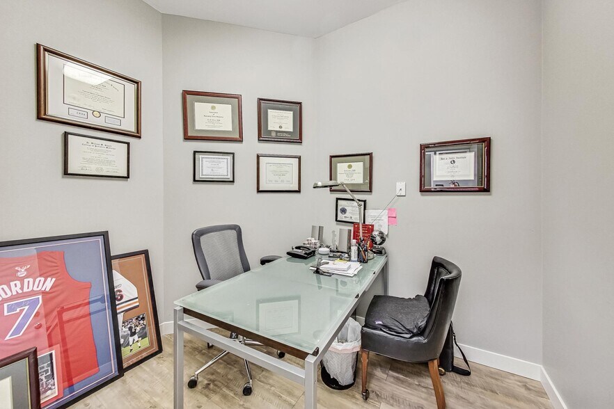 More Photos Of 2623 N Halsted St, Chicago Medical For Sale