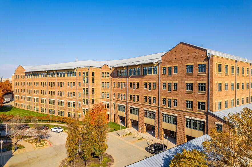 More Photos Of 6240 Sprint Pky, Overland Park Unknown For Sale