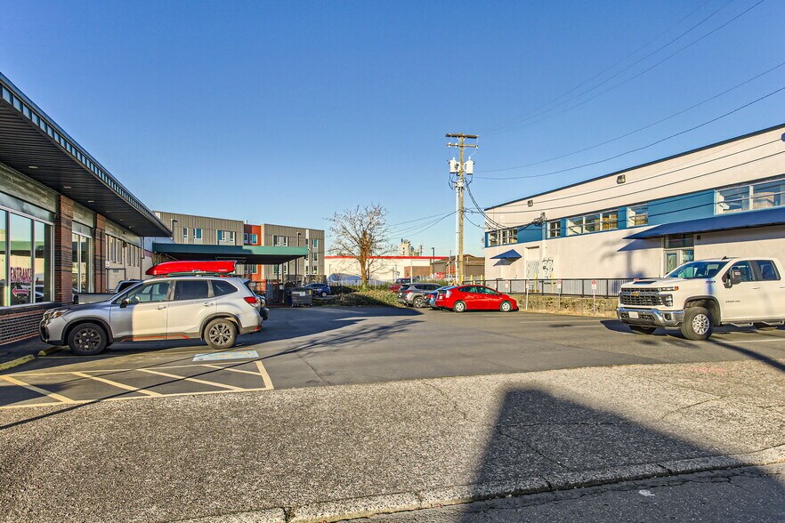 More Photos Of 808 Harney St, Vancouver Storefront Retail Office For Lease