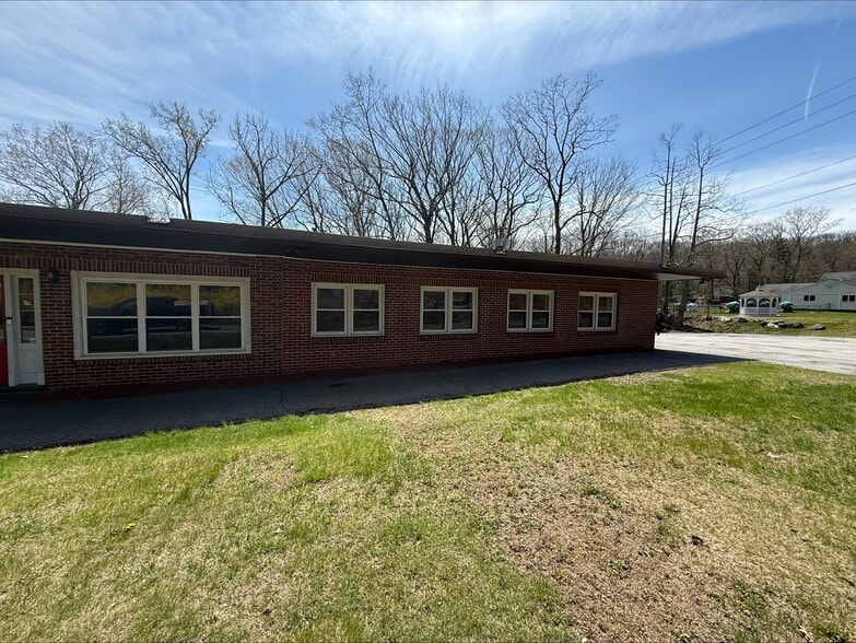 More Photos Of 271 Litchfield Rd, Harwinton Manufacturing For Sale