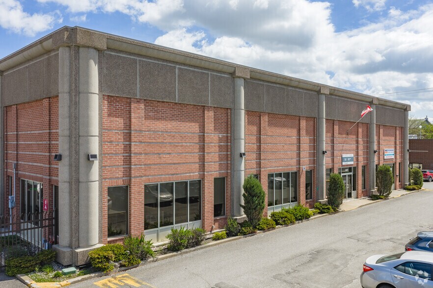 More Photos Of 9175-9225 Boul Langelier, Montréal Warehouse For Lease