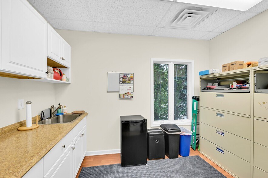 More Photos Of 21 Orchard St, Denville Medical For Lease