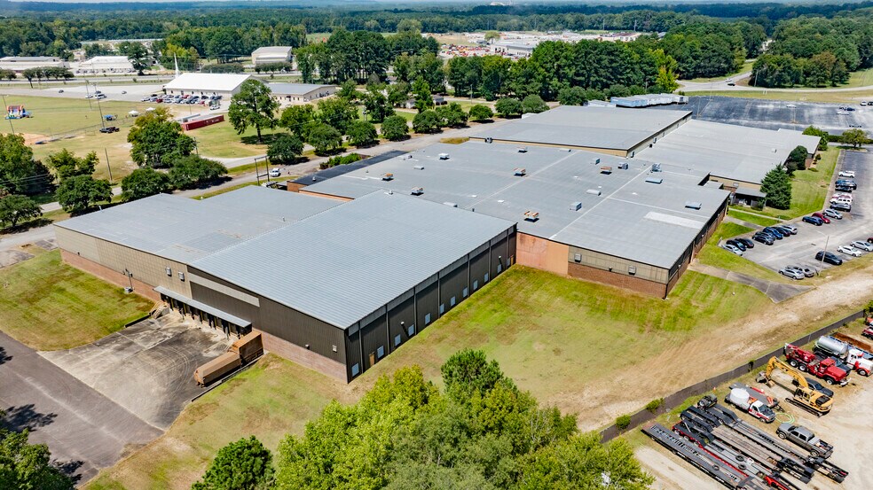 More Photos Of 719 Dunn Rd, Fayetteville Warehouse For Sale