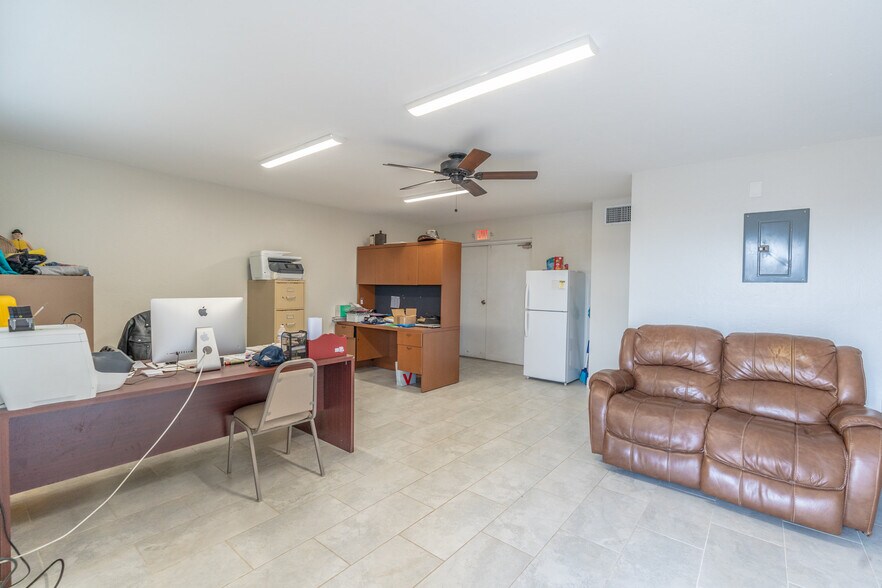 More Photos Of 2700 Evans Ave, Fort Myers Light Manufacturing For Sale