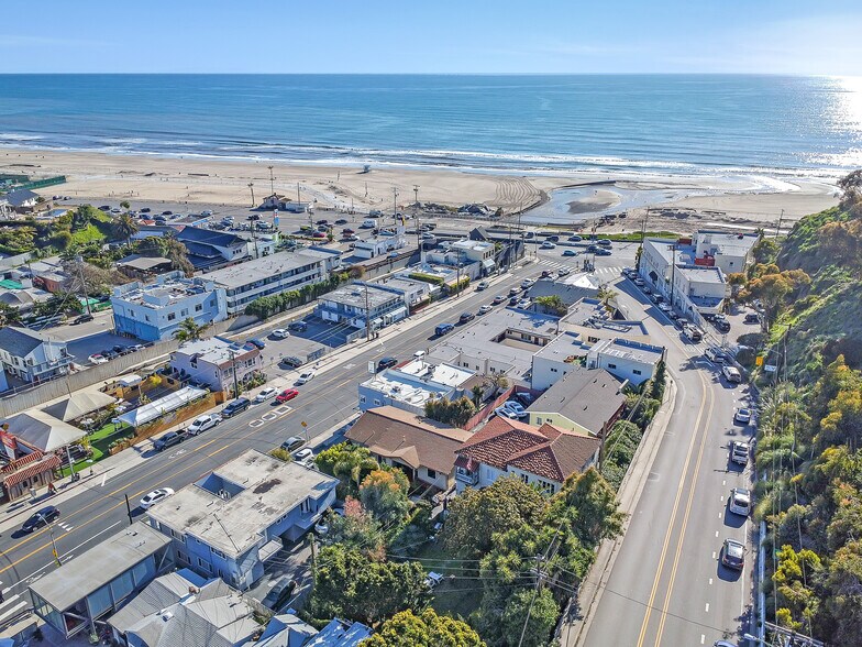 More Photos Of 153-157 W Channel Rd, Santa Monica Apartments For Sale