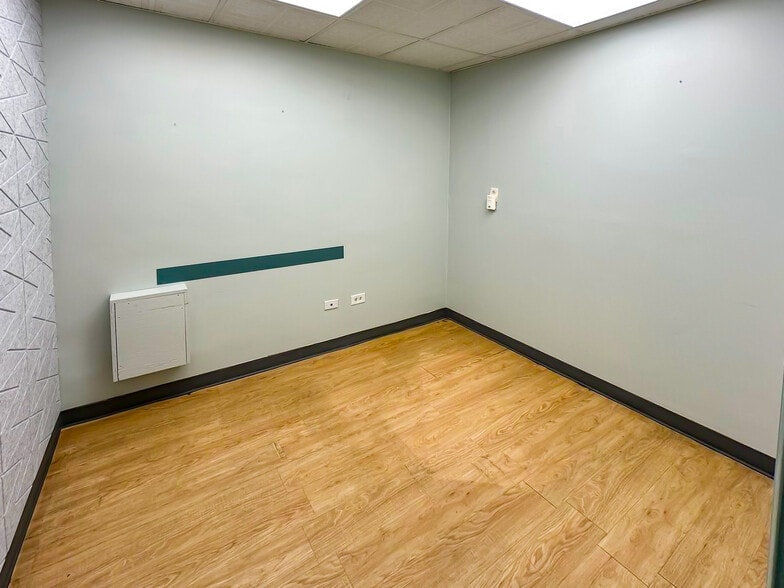 More Photos Of 6338 S Pulaski Rd, Chicago Storefront For Lease