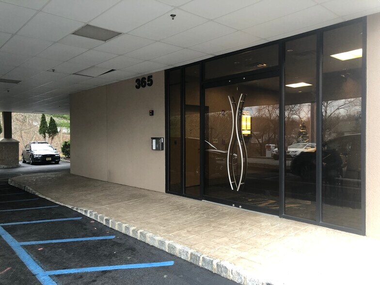 More Photos Of 365 Rifle Camp Rd, Woodland Park Coworking Space