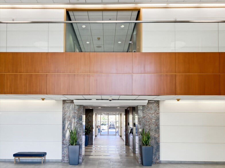 More Photos Of 2002 Timberloch Pl, The Woodlands Coworking Space