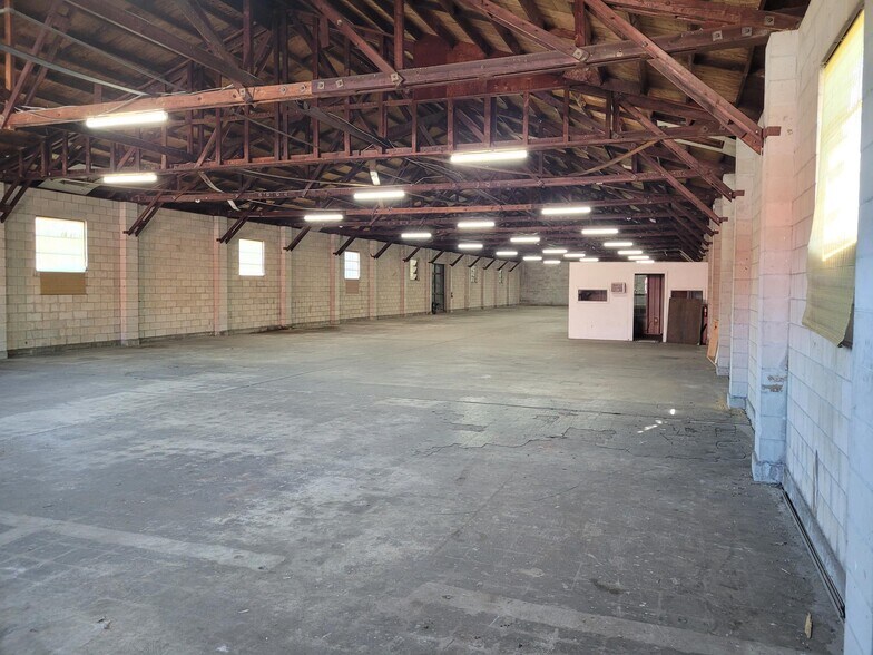 More Photos Of 705 Mabry St, Tallahassee Warehouse For Lease