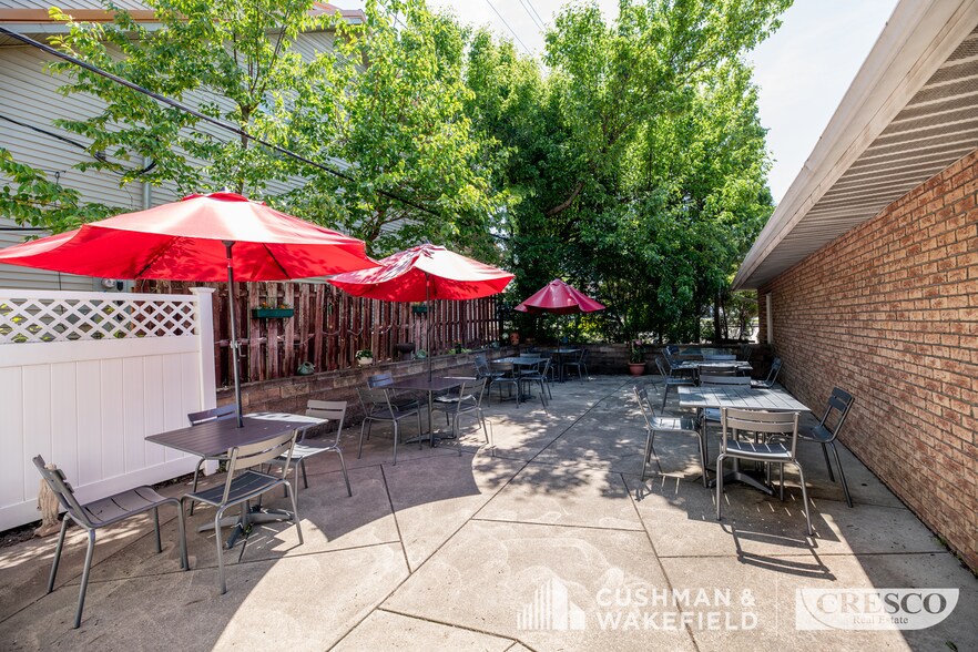 More Photos Of 29303 Euclid Ave, Wickliffe Restaurant For Sale