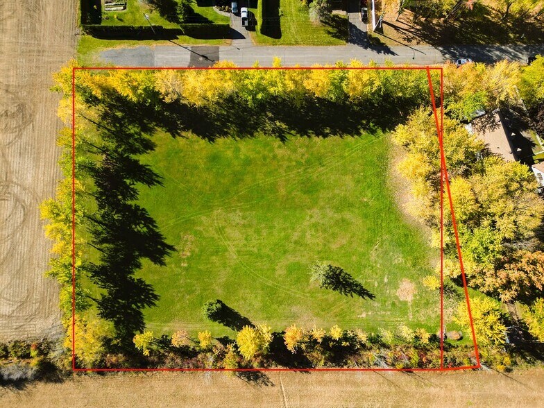 More Photos Of 1975 Rte Édouard-VII, Saint-Philippe Land For Sale