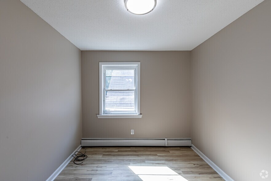 More Photos Of 82 Main St, East Hampton Apartments For Lease