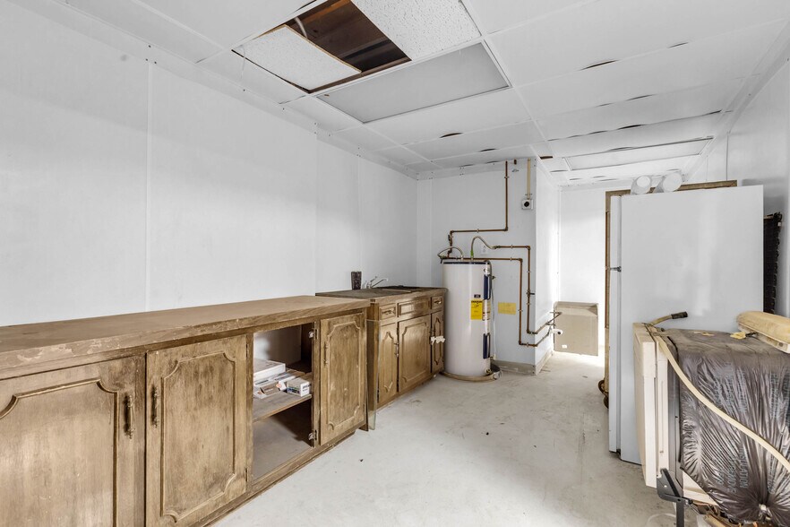 More Photos Of 2323 Kermit Hwy, Odessa General Retail For Sale