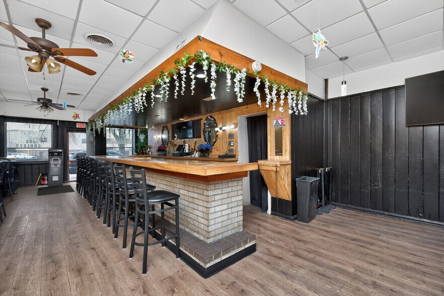 More Photos Of 427 S Pearl St, Albany Storefront Retail Residential For Sale