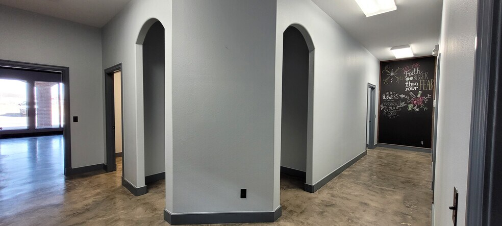 More Photos Of 2310-2320 N Highway 66, Catoosa Office For Sale