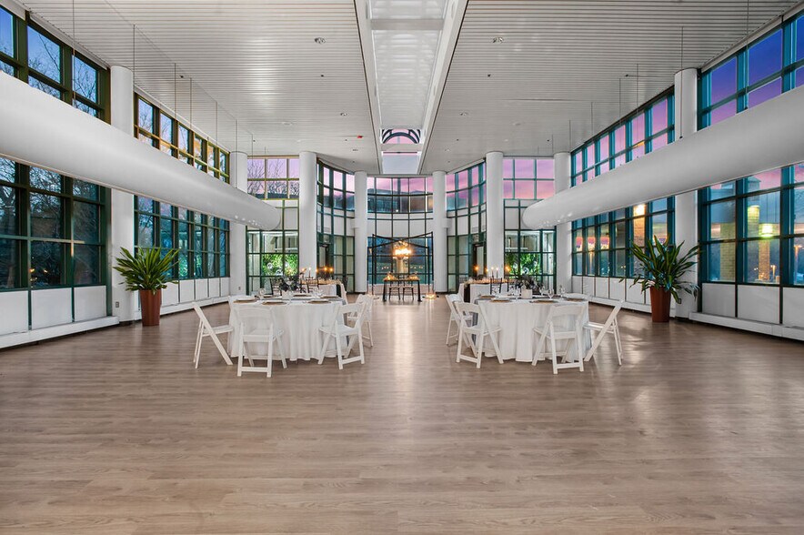 More Photos Of 1000 Northbrook Dr, Trevose Office For Sale