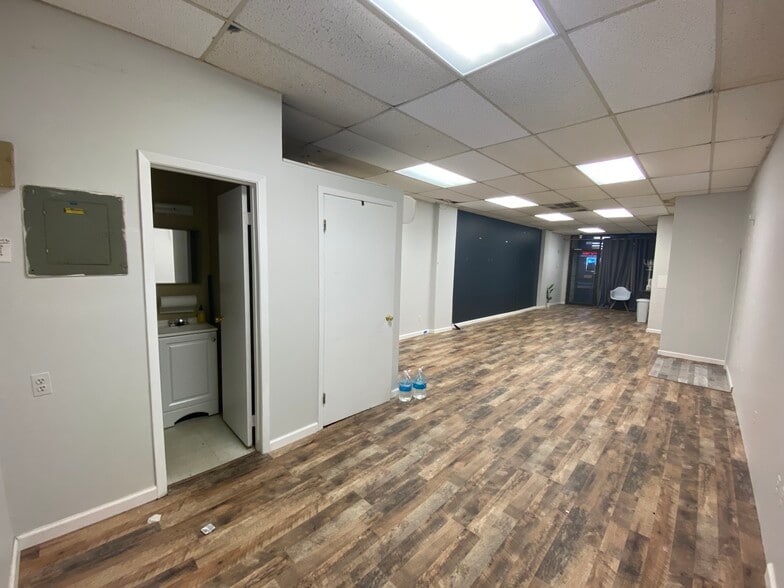 More Photos Of 2814-2841 Merrick Rd, Bellmore Storefront Retail Office For Sale