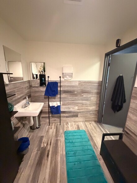 More Photos Of 22900-22924 Los Alisos Blvd, Mission Viejo Unknown For Lease