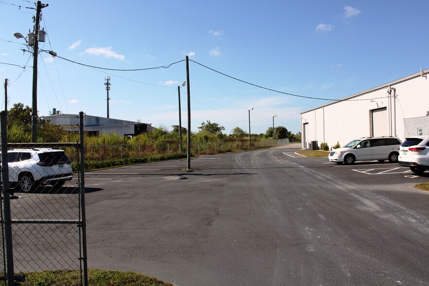 More Photos Of 2020 Ortiz Ave, Fort Myers Warehouse For Sale