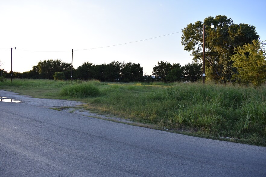More Photos Of 5733 Elliott Reeder Rd, Haltom City Land For Sale