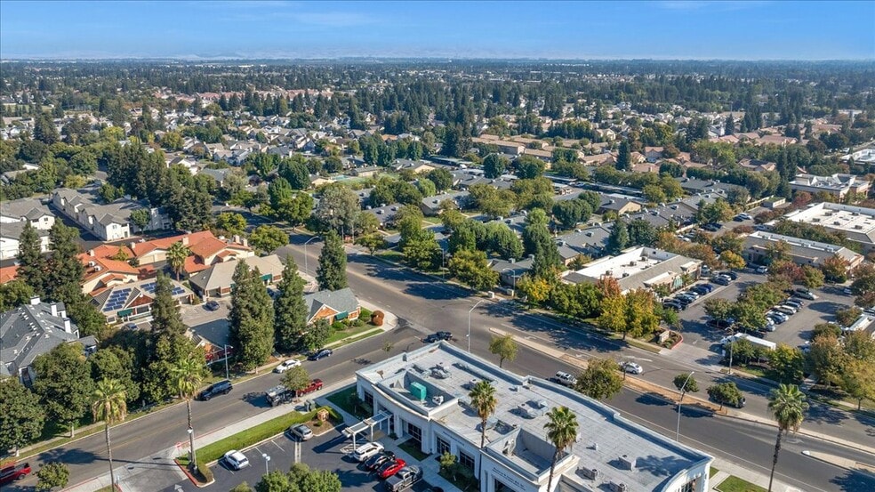 More Photos Of 7257 N Maple Ave, Fresno Office For Lease