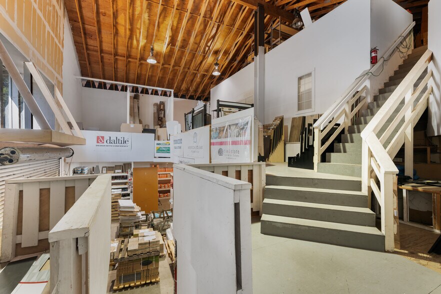 More Photos Of 807 S Auburn St, Grass Valley Showroom For Sale