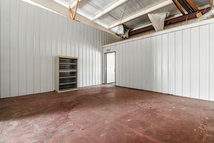 More Photos Of 213 Prairie St, Montgomery Industrial For Sale
