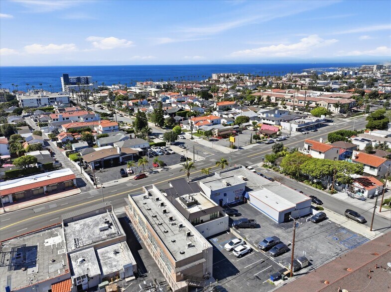 More Photos Of 1010 S Pacific Coast Hwy, Redondo Beach Storefront Retail Office For Lease