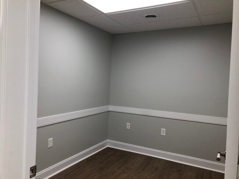 More Photos Of 445 Western Blvd, Jacksonville Medical For Lease