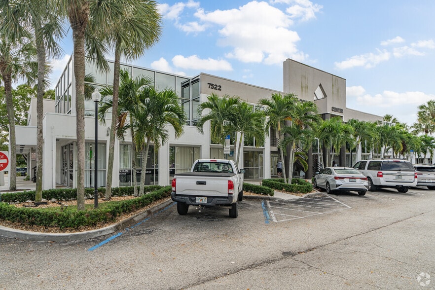 More Photos Of 7522 Wiles Rd, Coral Springs Office For Lease