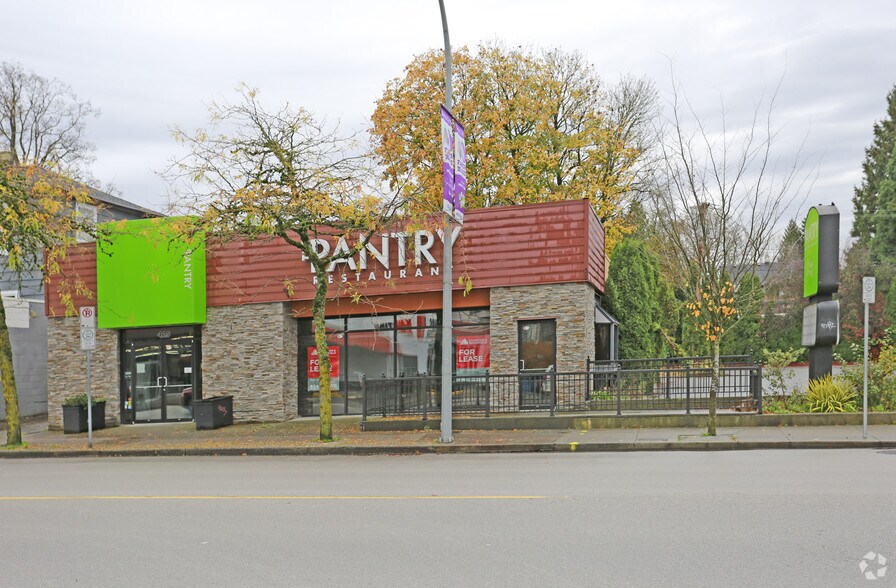More Photos Of 425 6th St, New Westminster Restaurant For Sale