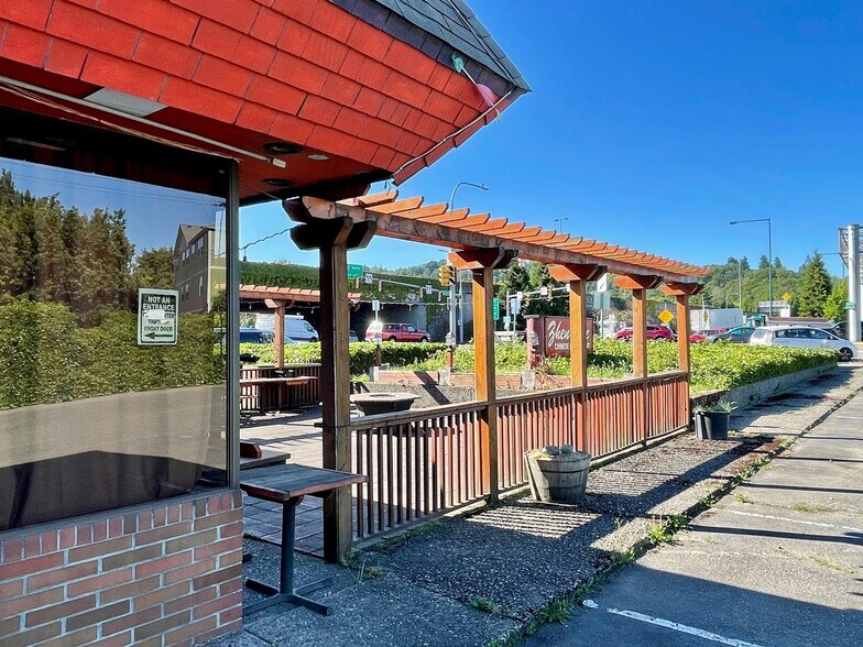 More Photos Of 151 Sunset Blvd N, Renton Restaurant For Lease