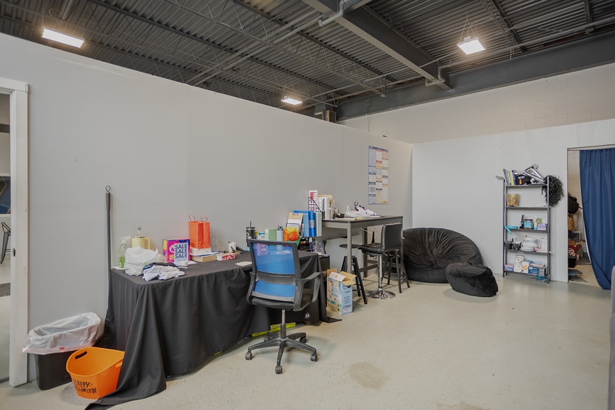 More Photos Of 2401 Highway 13 W, Burnsville Warehouse For Sale