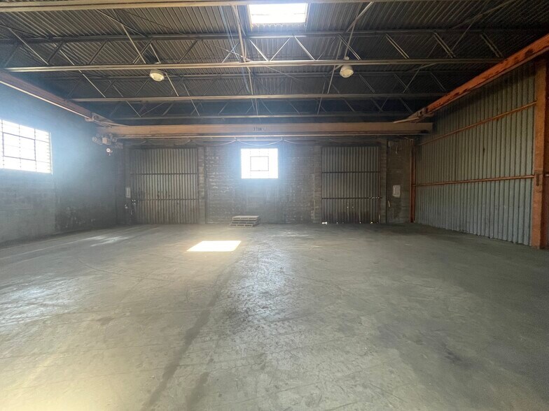 More Photos Of 9129 Euclid Ave, Manassas Warehouse For Lease