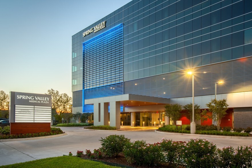 More Photos Of 9230 Katy Fwy, Houston Office For Sale