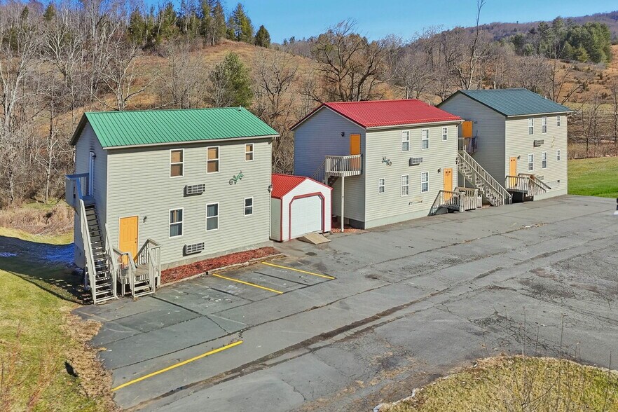 More Photos Of 8703 Highway 19 E, Roan Mountain Apartments For Sale
