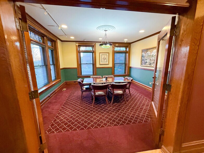 More Photos Of 2011 State St, East Petersburg Medical For Lease