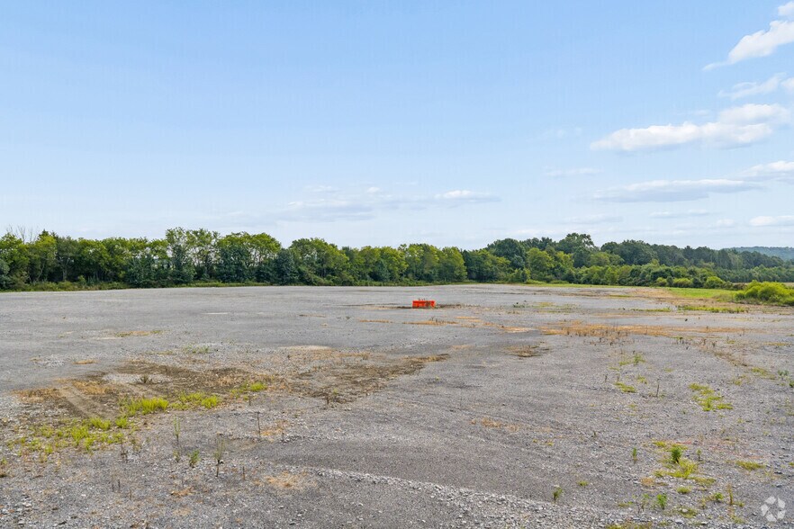 More Photos Of 390 Johnson Lake Rd, Adairsville Land For Lease