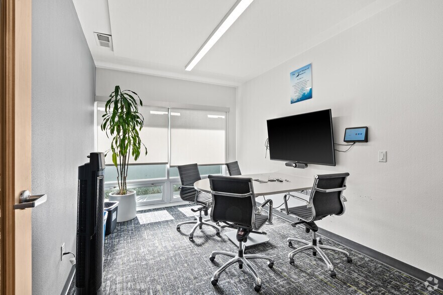 More Photos Of 699 Veterans Blvd, Redwood City Office For Lease