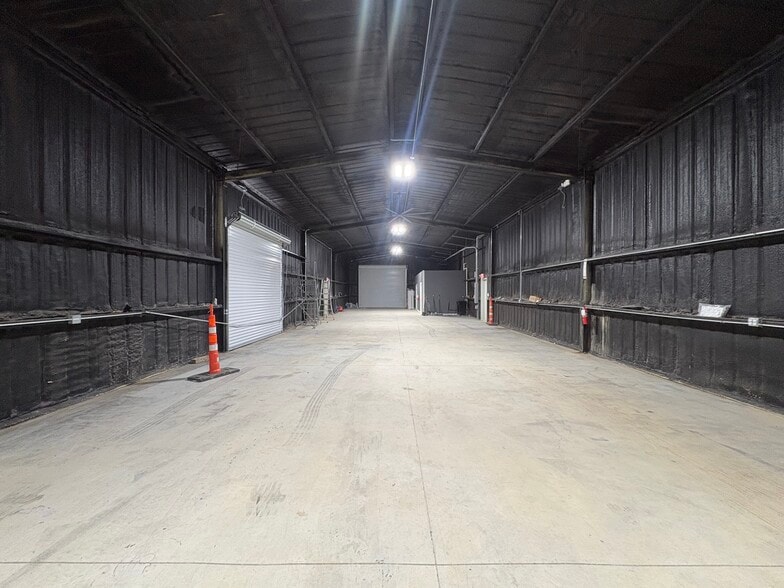More Photos Of 2338 Fort Worth St, Grand Prairie Industrial For Sale