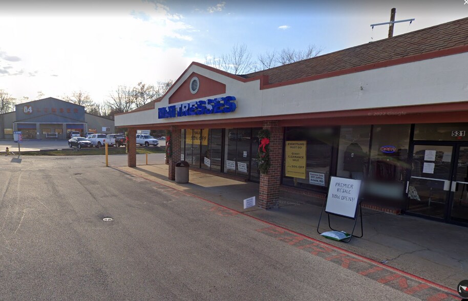 More Photos Of 511-555 Jeffco Blvd, Arnold Unknown For Lease