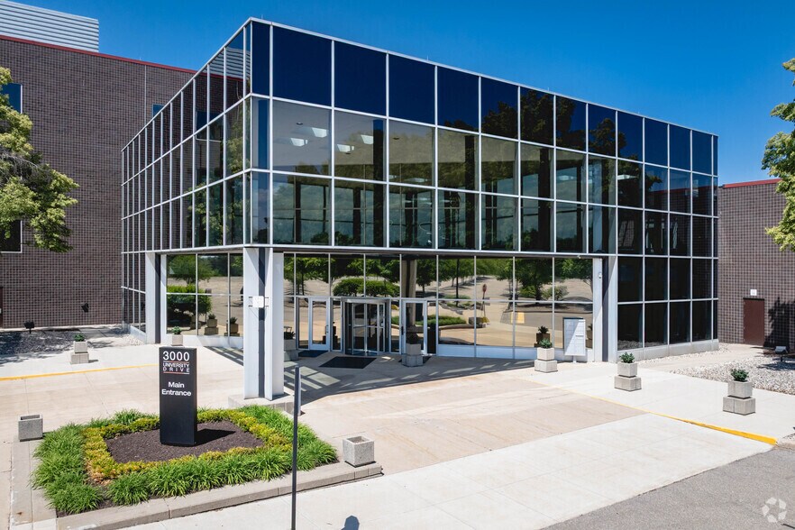 More Photos Of 3000 University Dr, Auburn Hills Office For Sale
