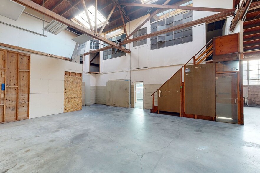 More Photos Of 1035 Murray St, Berkeley Showroom For Lease