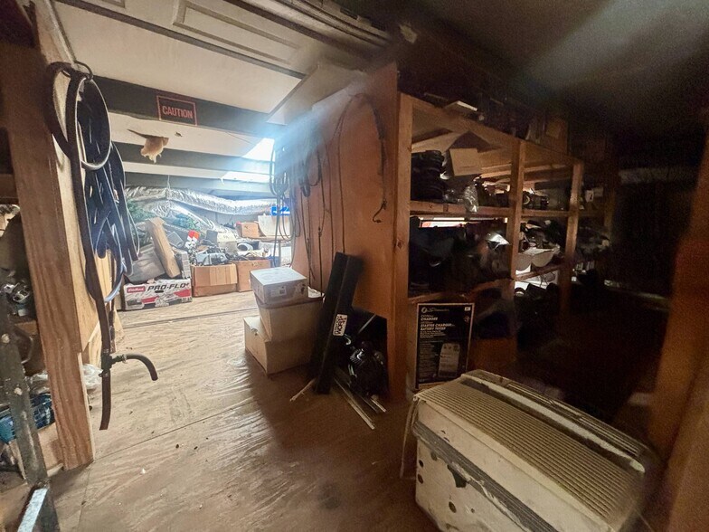 More Photos Of 1700 N Loop 336 E, Conroe Auto Repair For Lease