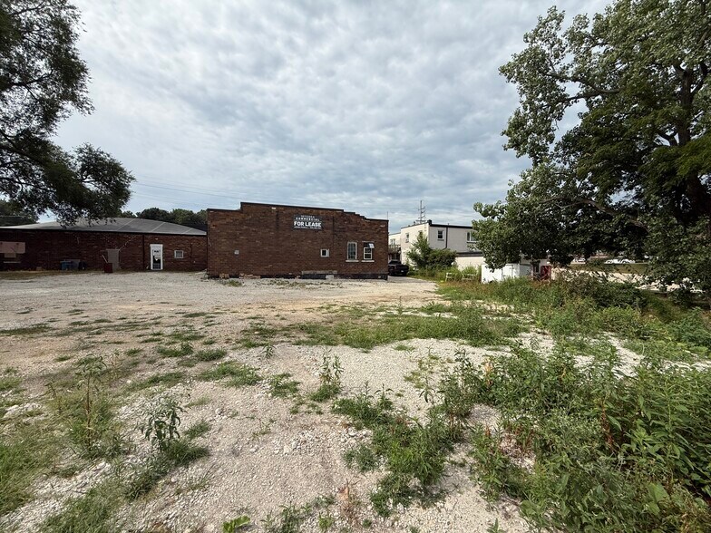 More Photos Of 121 E Hydraulic St, Yorkville Warehouse For Lease