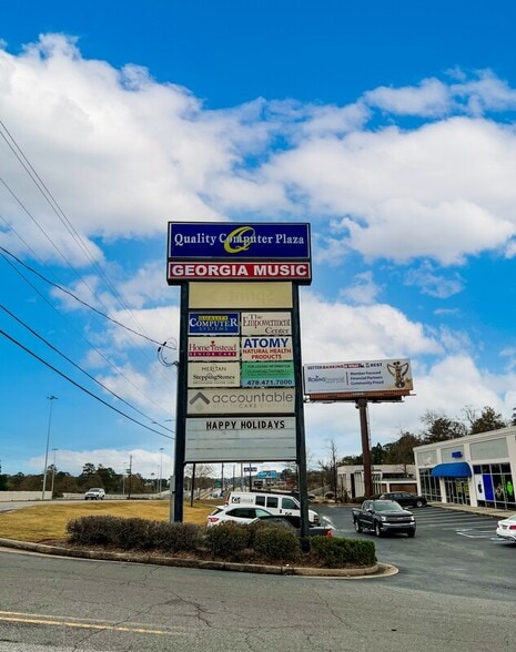 More Photos Of 2940 Riverside Dr, Macon-Bibb Storefront For Lease