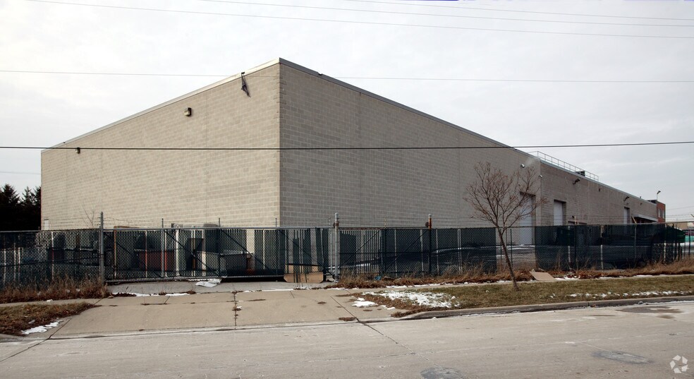 More Photos Of 9947 W Carmen Ave, Milwaukee Flex For Sale