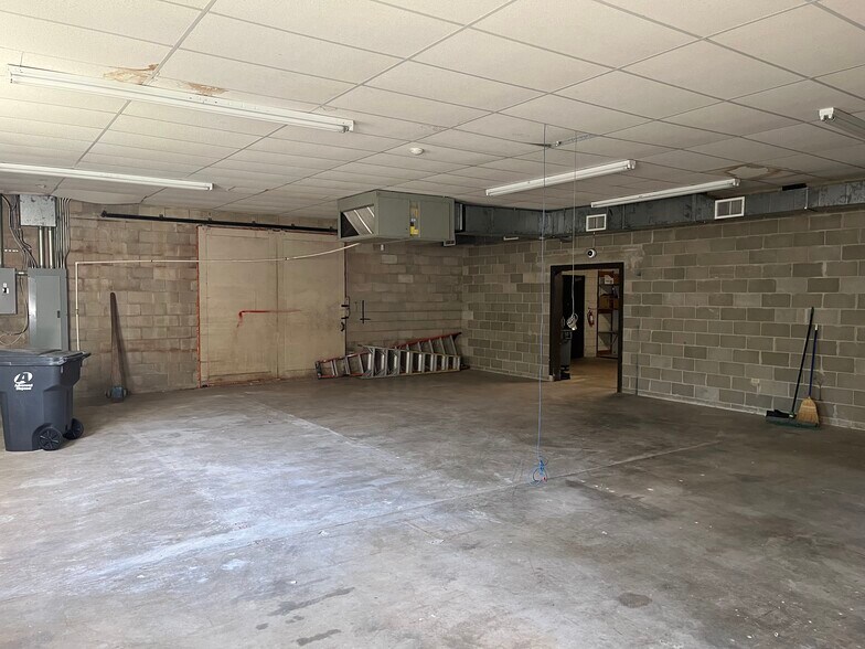 More Photos Of 1445 Montana Ave, Jacksonville Flex For Lease