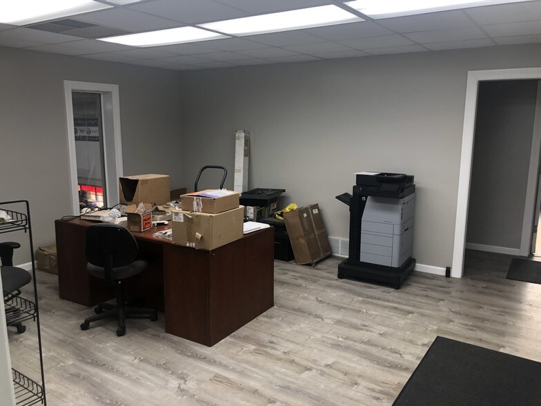 More Photos Of 1234 N Center Rd, Burton Warehouse For Lease