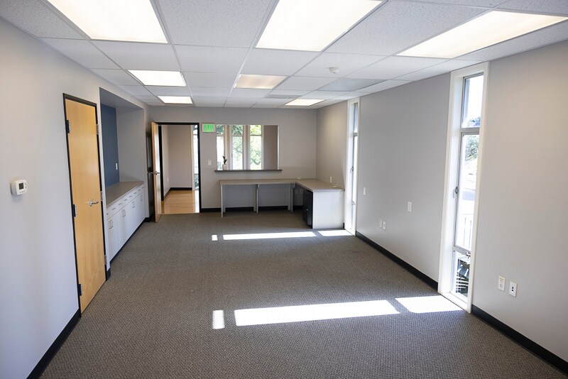 More Photos Of 717 College Ave, Santa Rosa Office For Sale